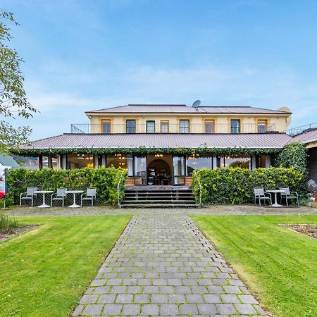 The Grand Hotel & Bar - Akaroa Kültér fotó