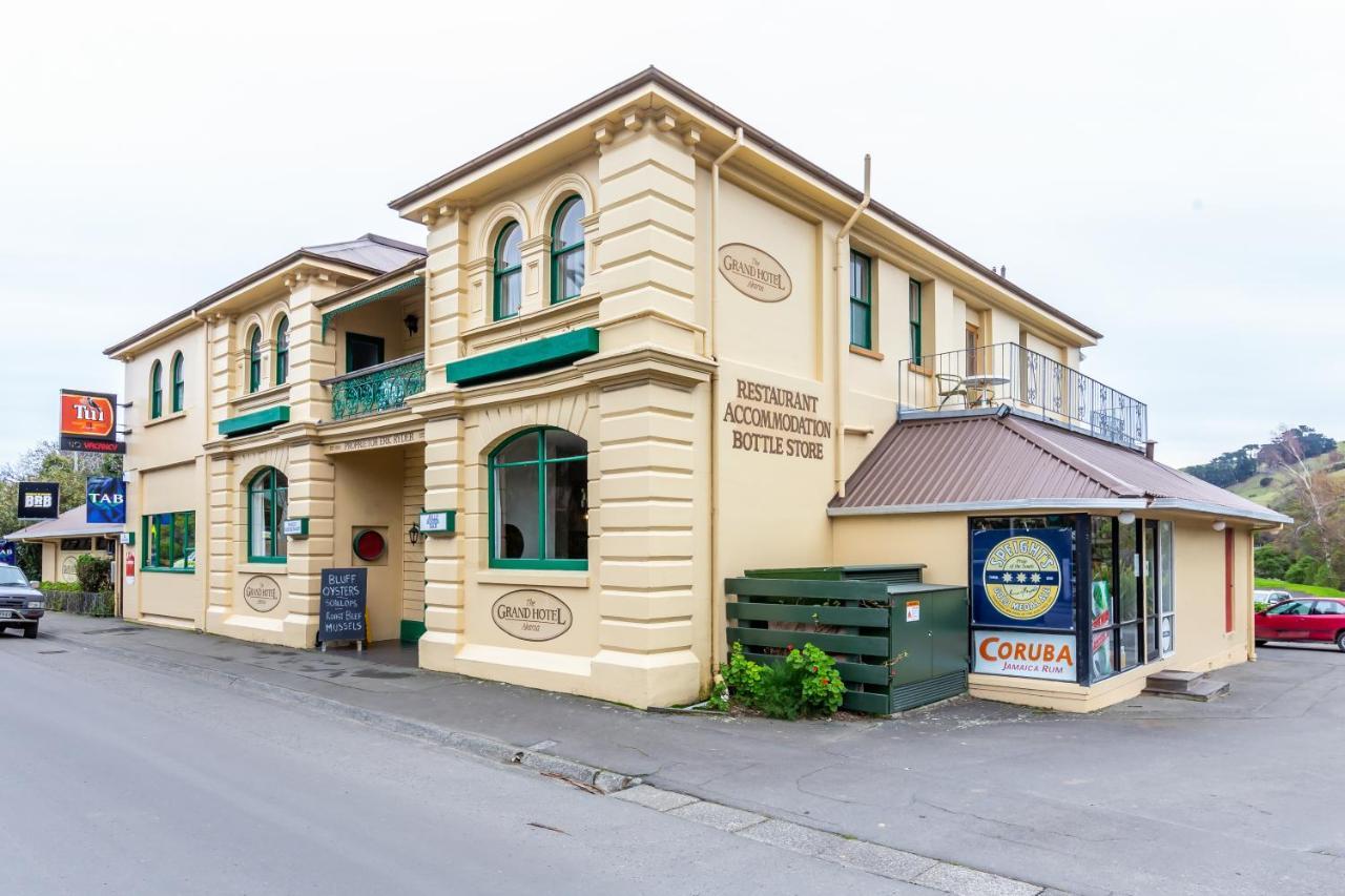 The Grand Hotel & Bar - Akaroa Kültér fotó