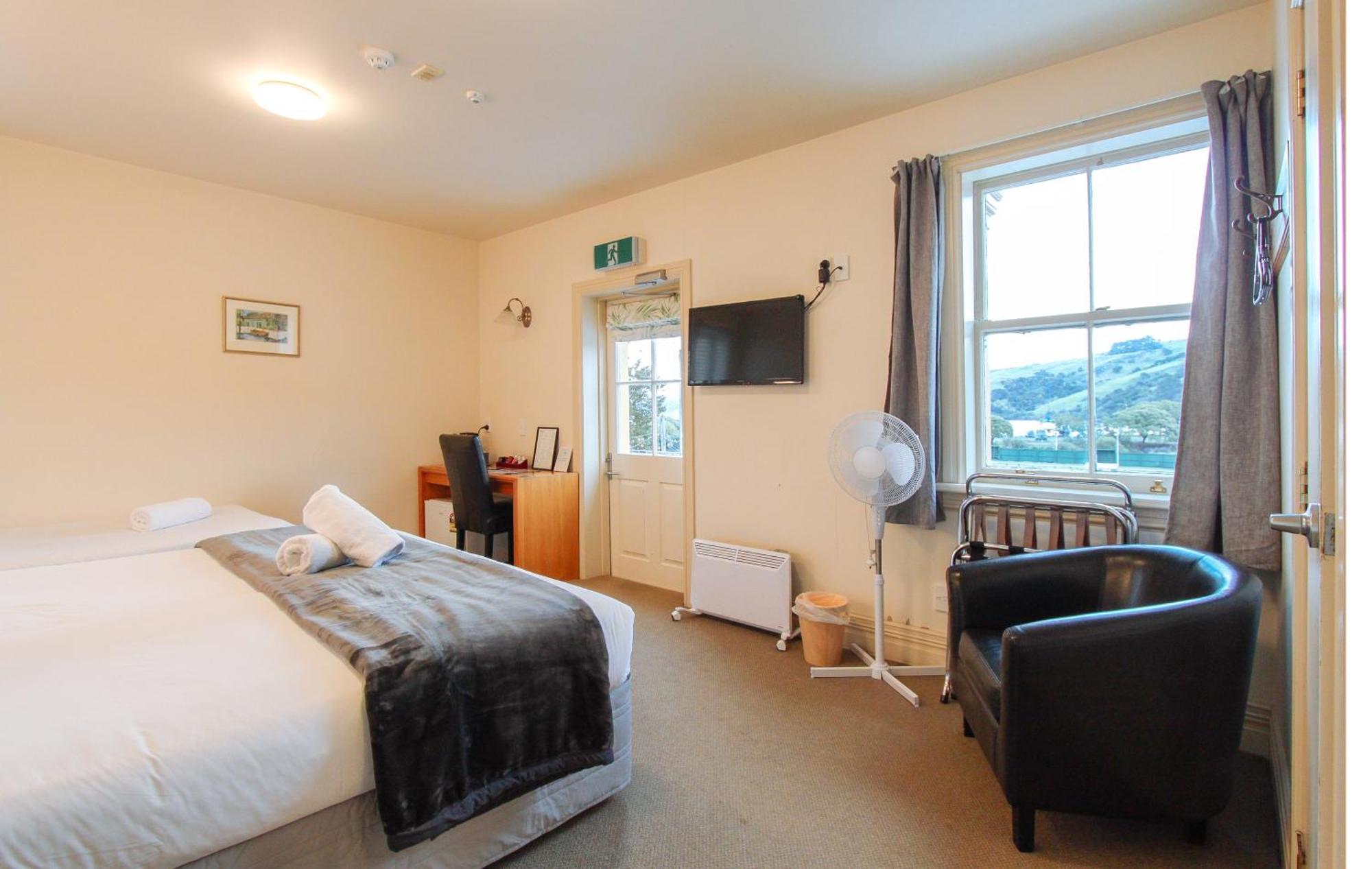 The Grand Hotel & Bar - Akaroa Kültér fotó